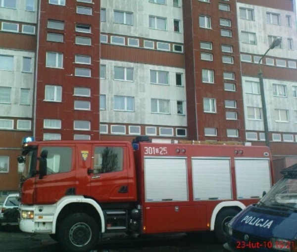 Ulatniał się gaz w mieszkaniu na Bytnara Rudego w Opolu. Jedna osoba trafiła do szpitala