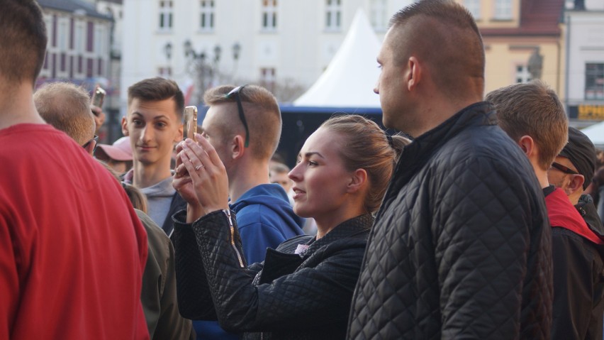 Rybnik oszalał! Dzikie tłumy na koncercie Miuosha i O.S.TR.