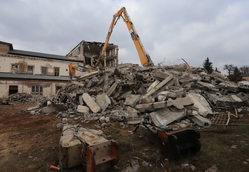 W Radomiu trwa rozbiórka budynku po szkole muzycznej przy ulicy Kilińskiego