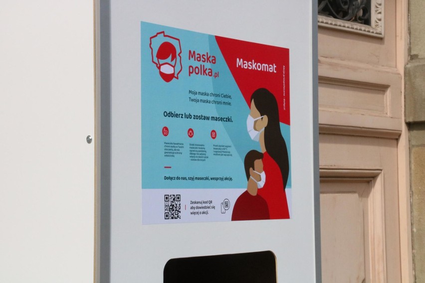 Wyglądają jak bankomat - maskomaty stanęły w Bielsku-Białej obok Ratusza
