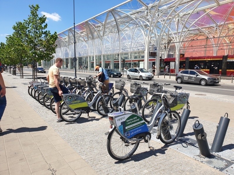 Przez ostatnie 4 lata rowery publiczne wypożyczono w Łodzi...
