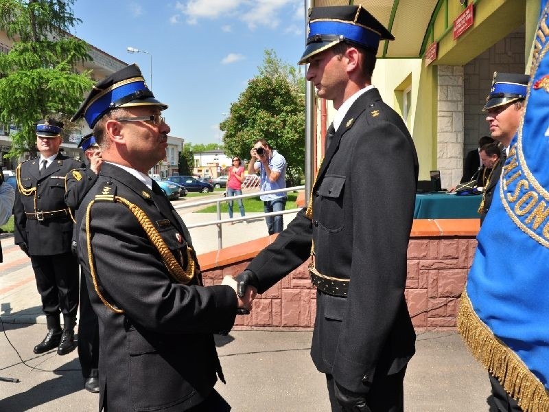 Oprócz awansów i medali nagrodę uznaniową za szczególne...