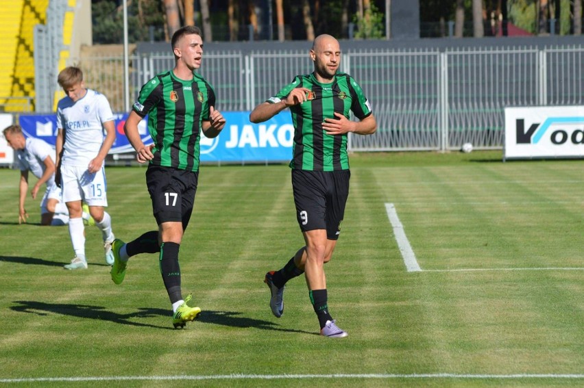 2 liga. Stal Stalowa Wola wygrała z Lechem II Poznań i opuściła strefę spadkową. Fidziukiewicz i Mroziński bohaterami (ZDJĘCIA)