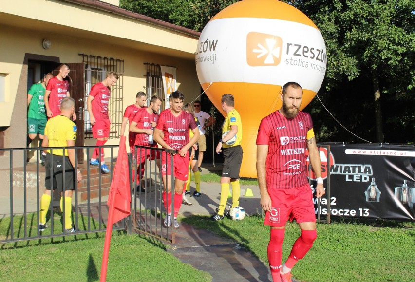 Korona pewnie pokonała Czarnych 3:0