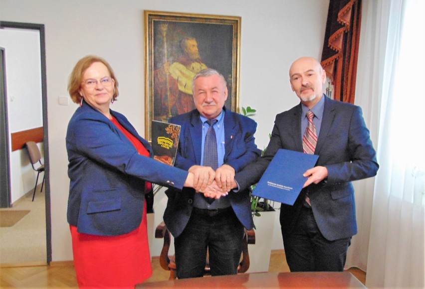 Porozumienie o współpracy między Państwową Uczelnią Zawodową...