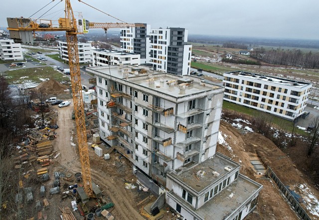 Budowa bloku TBS przy ul. Mehoffera 17 w Ropczycach przebiega bez opóźnień.