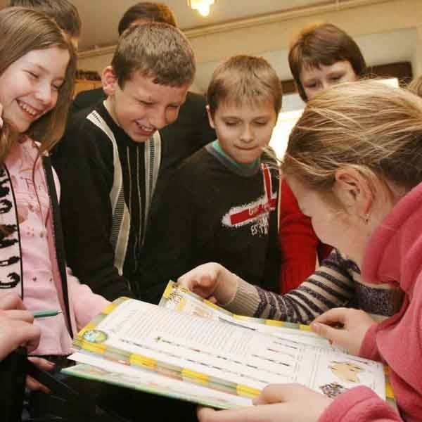 Uczniowie z polskiej szkoły w Samborze byli zachwyceni prezentami. 