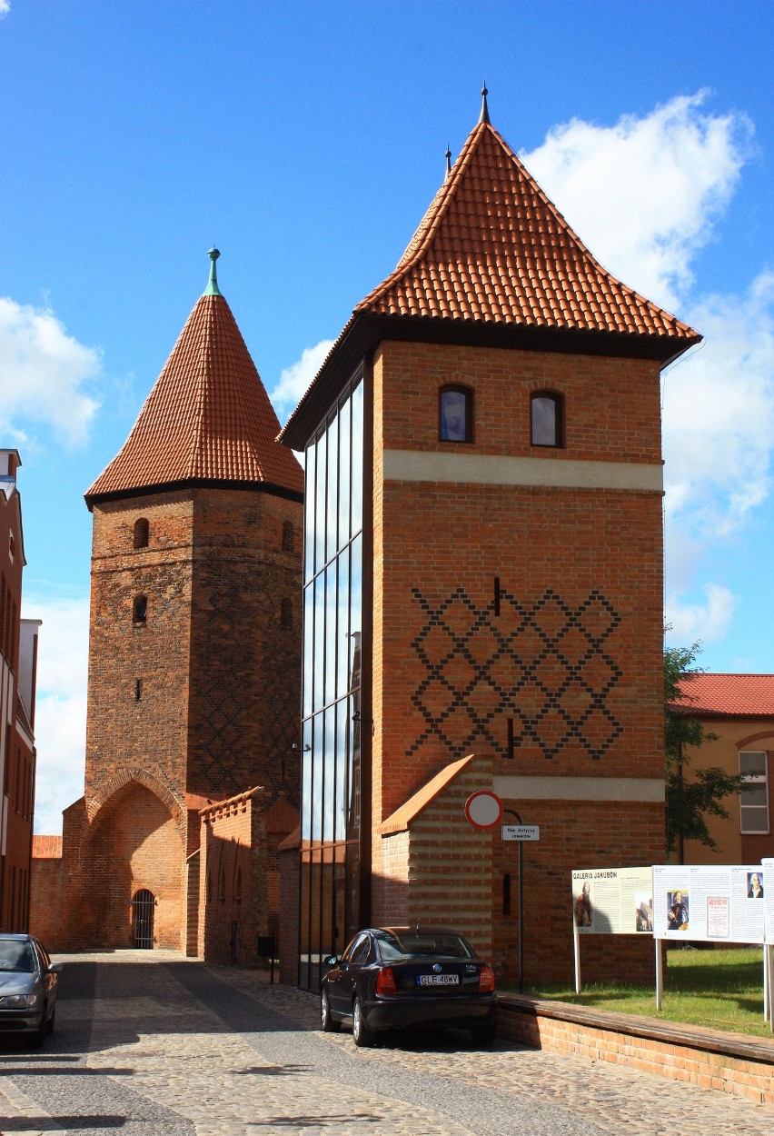 Dziejom ludów zamieszkujących wybrzeże Bałtyku poświęcone...