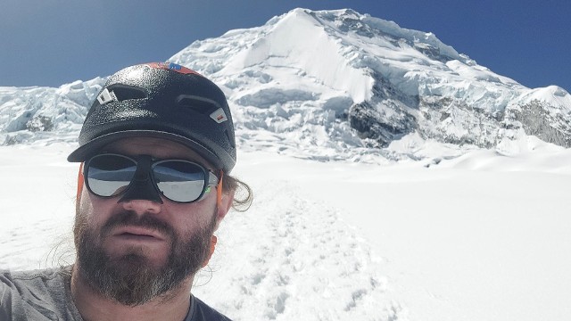 Andrzej Myrta wspiał się w górach na Kaukazie i w Kirgistanie, ma na swoim koncie bardzo trudne trasy w Alpach, teraz podjął wyzwanie wejścia na najwyższy szczyt Peru.