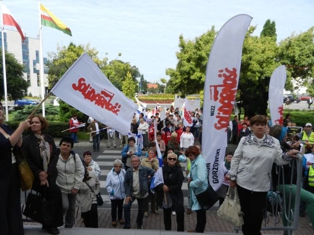 Po godzinie 11.00 uczestnicy pikiety powoli zaczęli się rozchodzić