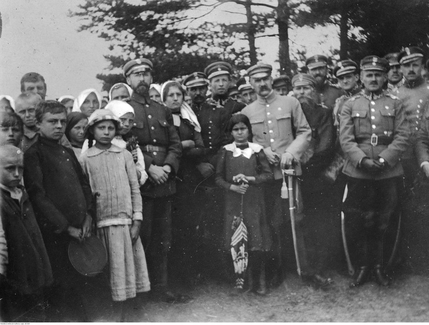 Józef Piłsudski urodził się 5 grudnia 1867 we wsi Zułowo na...