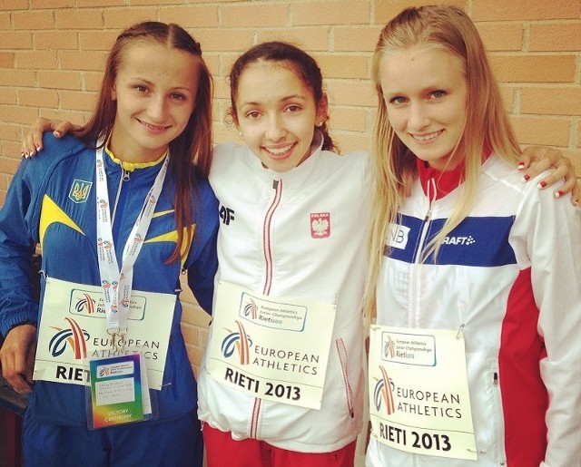Sofia Ennaoui (w środku) w tym roku wywalczyła też srebrny medal mistrzostw Europy juniorek w biegu na 1.500 metrów
