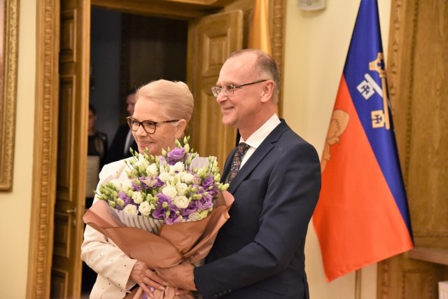 Mieszkanka Łomży jest dobrze znana większości mieszkańców rejonu solecznickiego ze względu na jej działalność i zasługi dla społeczności.