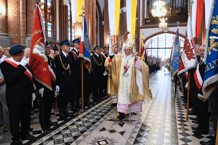 Społeczeństwo bez historii jest społeczeństwem bez korzeni,...