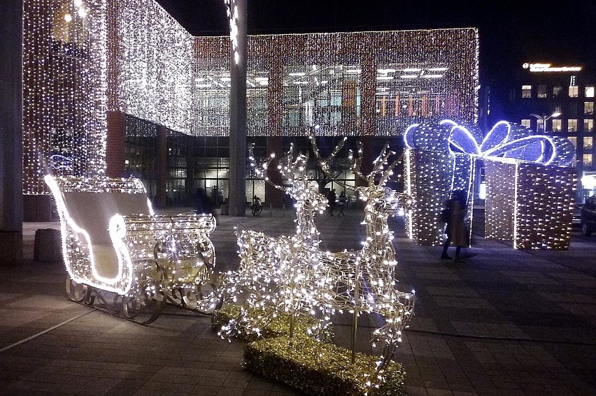 Świąteczne iluminacje Krakowa. Miasto niczym z bajki [ZDJĘCIA]