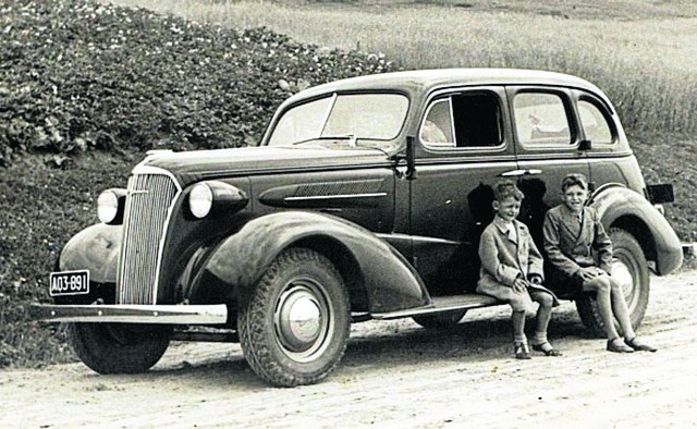 Chevrolet, model 1937, z warszawskiej fabryki Lilpop, Rau i Loewenstein. Sześciocylindrowy silnik o mocy 80 KM, mocna ramowa konstrukcja. Takie samo auto kupił dr Borowski Fot: Archiwum autora