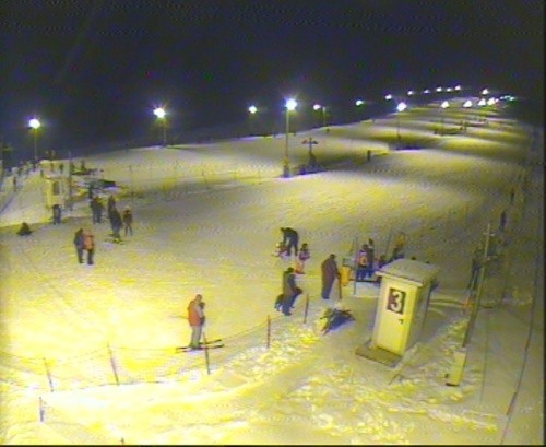 W Niestachowie narciarze są od rana do późnego wieczora.
