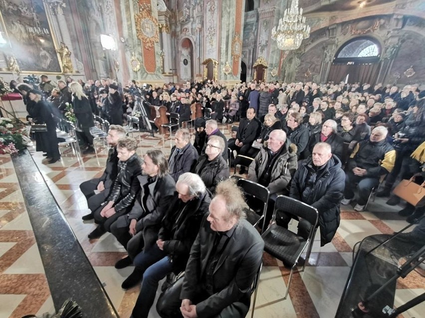 Pogrzeb Romualda Lipki. Uroczystości żałobne w lubelskiej archikatedrze i na cmentarzu przy ul. Lipowej. Oglądaj transmisję i zdjęcia