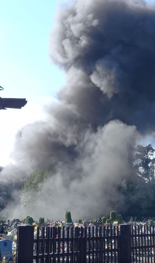 Z płonących ciężarówek w Bytomiu bił w niebo słup dymu, widoczny nawet w okolicznych miastach
