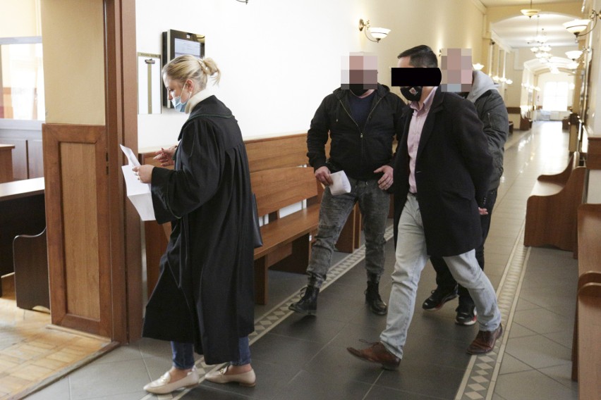 Sąd Rejonowy nie zgodził się na zastosowanie tymczasowego aresztu dla słupskiego radnego Kamila B. [ZDJĘCIA]