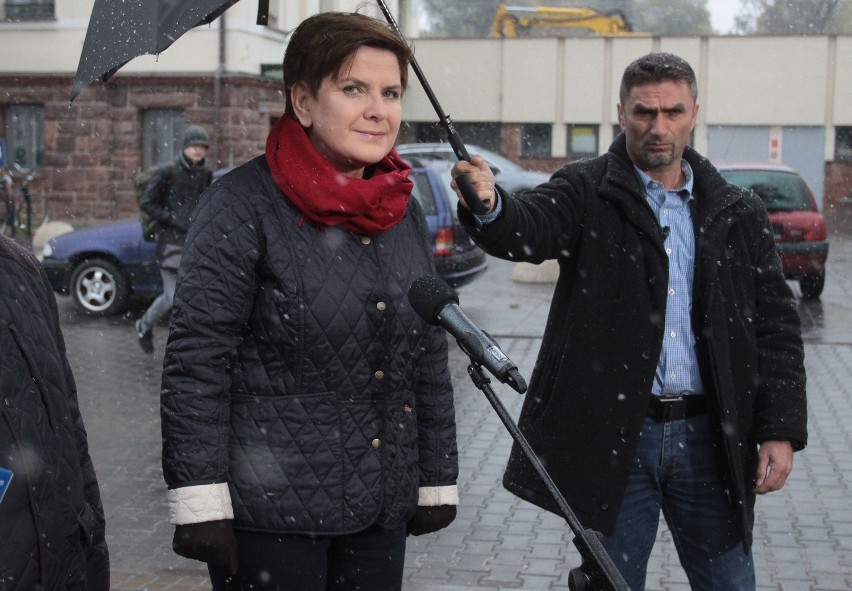 Wybory parlamentarne 2015:Beata Szydło na dworcu PKP w Radomiu: jak tysiące radomian jadę do stolicy