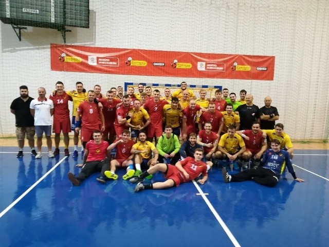 Szczypiorniści Padwy Zamość na wspólnym zdjęciu z mistrzem Australii i Oceanii – Sydney Uni Handball Club