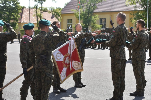 Szkolenie „Trenuj jak żołnierz” zakończyło się złożeniem przysięgi wojskowej w Centrum Szkolenia Artylerii i Uzbrojenia i wejściem ochotników do rezerwy pasywnej