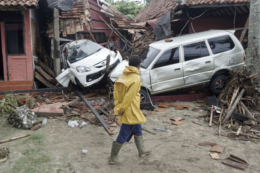 Skutki tsunami w Indonezji