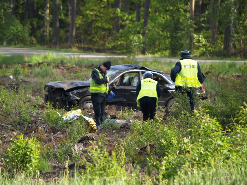 Uczestnicy zdarzenia są w wieku od  22 do 26 lat.