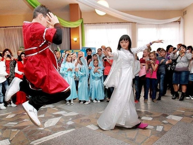 Islam Bersanukajer brawurowo wykonał tradycyjny, czeczeński taniec