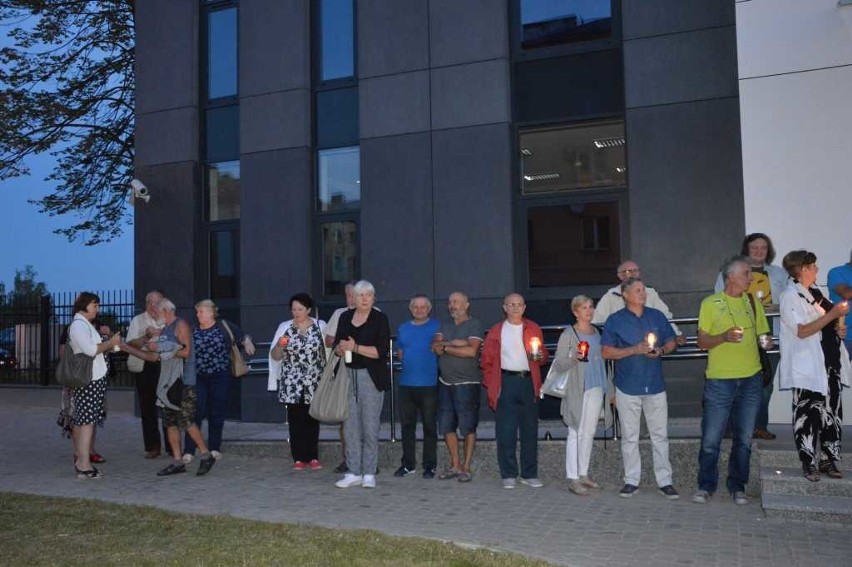  "Wolne sądy!" Protest przed sądem w Starachowicach