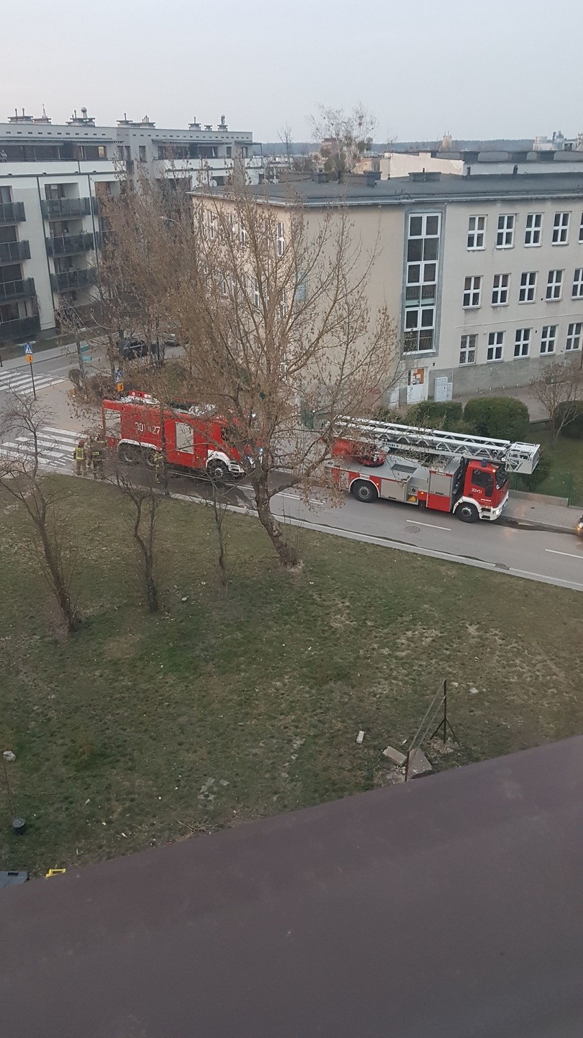 Pożar przy Częstochowskiej w Białymstoku. Mieszkańcy sami...