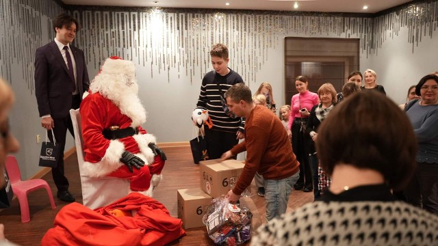 Rodziny z Ukrainy goszczące w gminie Kozienice obchodziły w sobotę Boże Narodzenie.