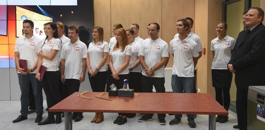 „Orzeł” studentów Politechniki Łódzkiej szósty w australijskim wyścigu bolidów solarnych [ZDJĘCIA]
