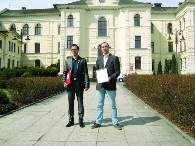 Piotr Najzer i Arkadiusz Jarzecki z wnioskiem o likwidację straży.