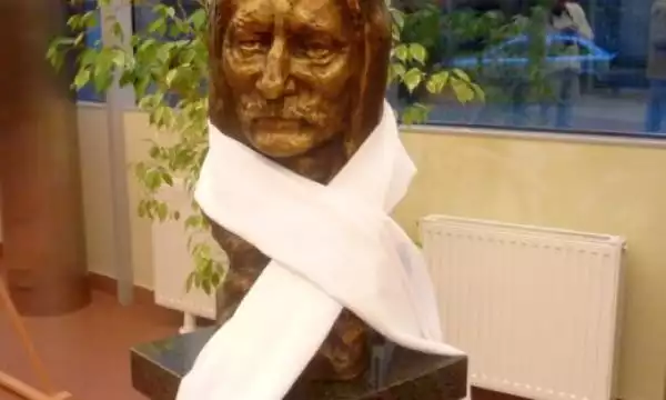 Popiersie Kazimierza Furmana stoi w bibliotece wojewódzkiej w Gorzowie. Pomnik miałby być przy Jazz Clubie Pod Filarami.