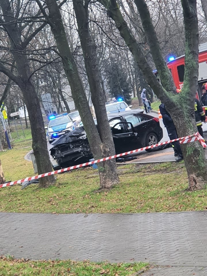 Wypadek na ul. Nagłowickiej na os. Złotego Wieku w Krakowie