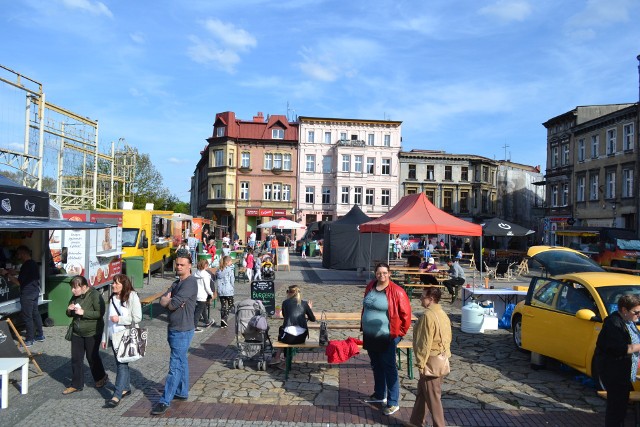 Foodtrucki aż do niedzieli można będzie można spotkań na rynku w Mysłowicach