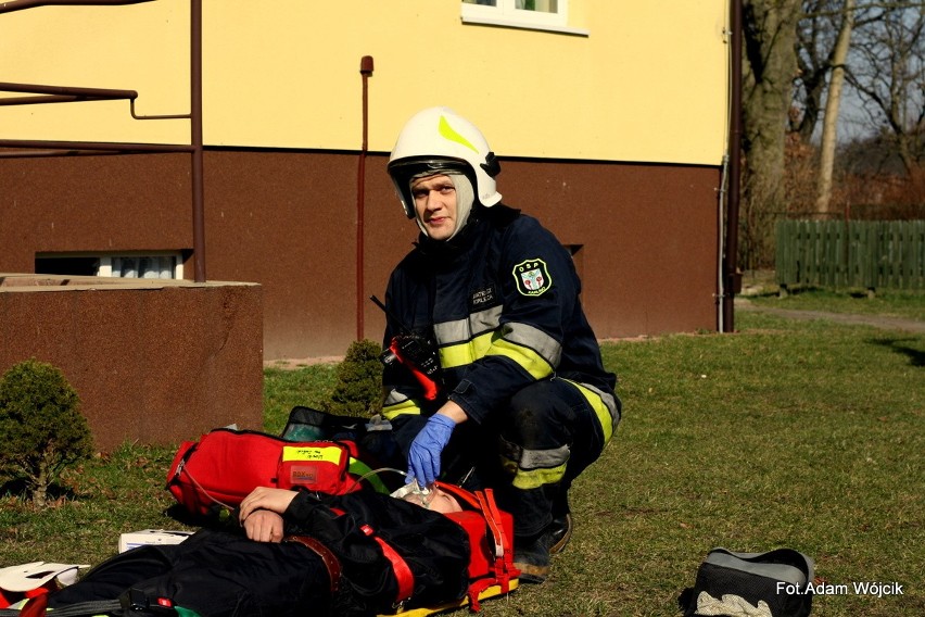 Ćwiczenia ratunkowe w szkole podstawowej w Karwinie.