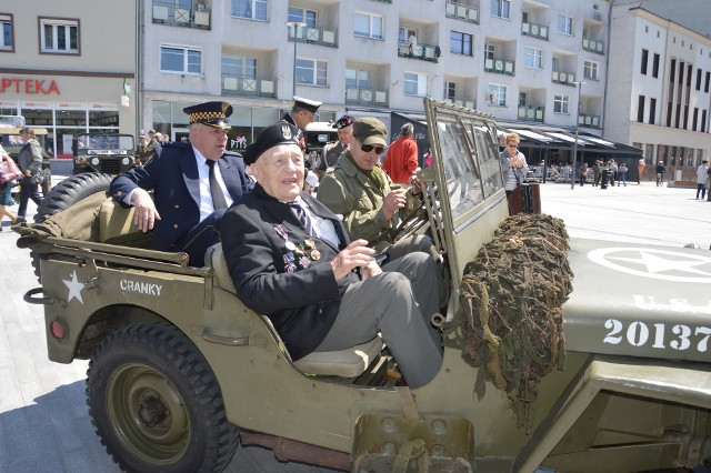 W ramach sobotnich obchodów 75. rocznicy bitwy o Monte Cassino odbył się też XII Zlot Wojskowych Pojazdów Historycznych.