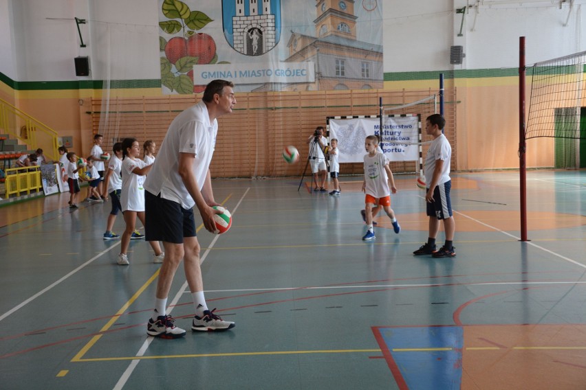 Mistrz siatkówki, Witold Roman, trenował z dziećmi w Grójcu...