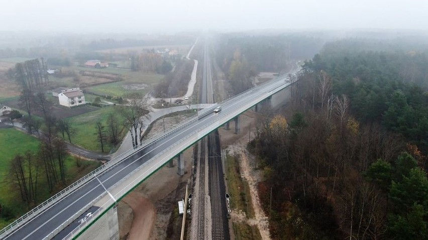 Mokra Wieś. Nowy wiadukt na linii Warszawa – Białystok zwiększył bezpieczeństwo