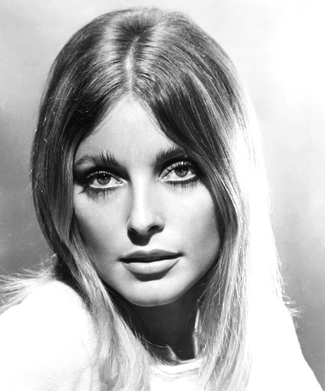 ...jego zony, Sharon Tate, zamordowanej przez wyznawców...