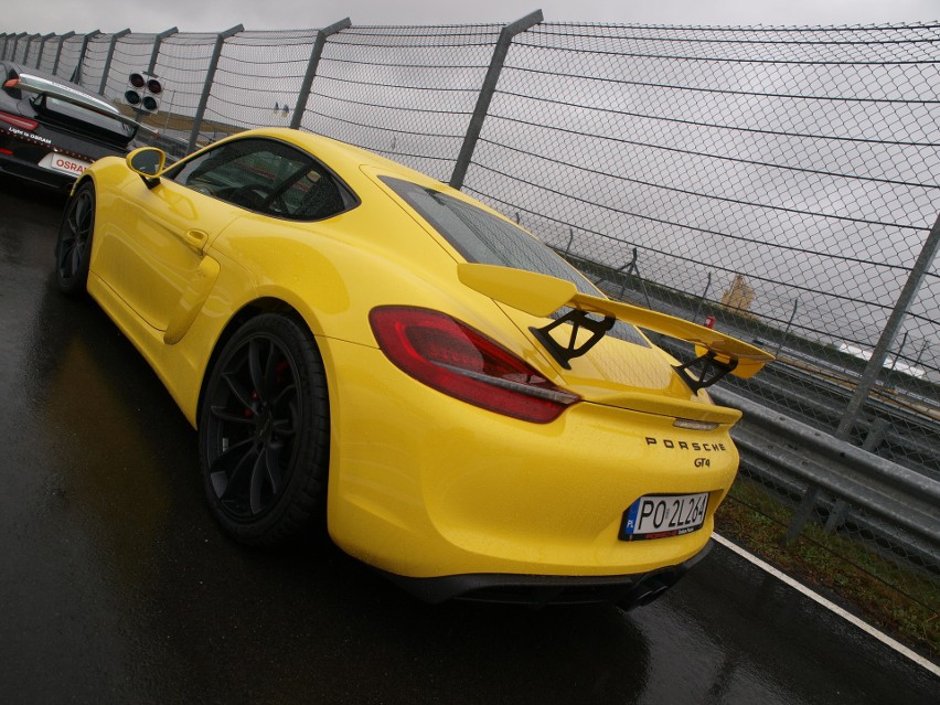 Porsche Cayman GT4 okrążyło Północną Pętlę Nürburgringu w 7...