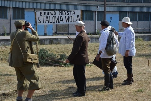 Inscenizacja rozpoczęcia budowy osiedla przy Zakładach Południowych czyli Huty Stalowa Wola