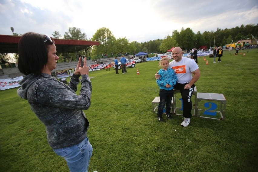 Strongmani w Jaworznie rywalizowali na stadionie Azotanii [ZDJĘCIA]