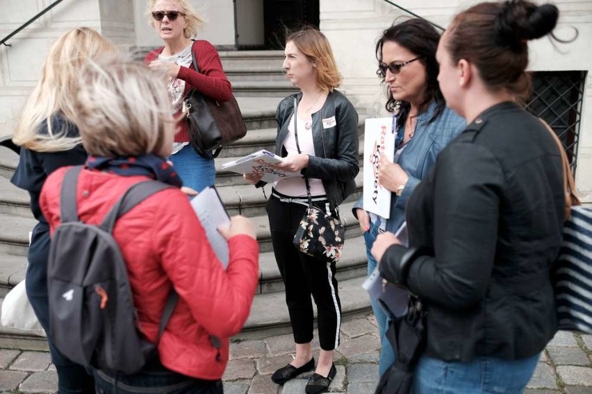 Chcą ratować kobiety. Zbierają podpisy w Poznaniu