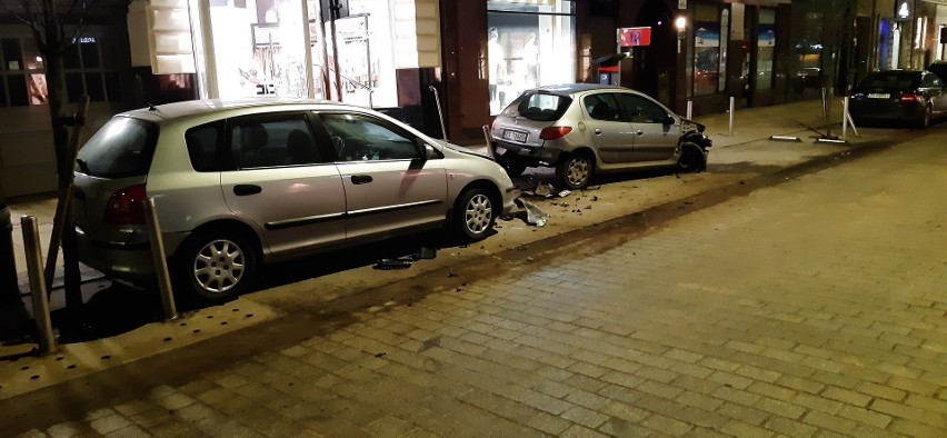 Areszt dla pijanego "rajdowca", który swoim BMW rozbił kilkanaście zaparkowanych aut! 