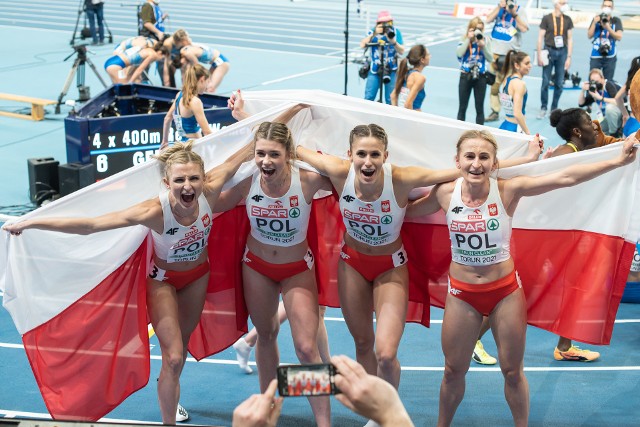 Sztafeta 4x400 m kobiet: Małgorzata Hołub-Kowalik, Kornelia Lesiewicz, Natalia Kaczmarek i Aleksandra Gaworska.
