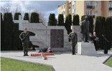 Kraśnik. Obchody przed Pomnikiem Ofiar Katastrofy pod Smoleńskiem. Zobacz zdjęcia